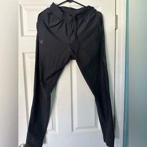 Men’s size small Under Armour jogging pants